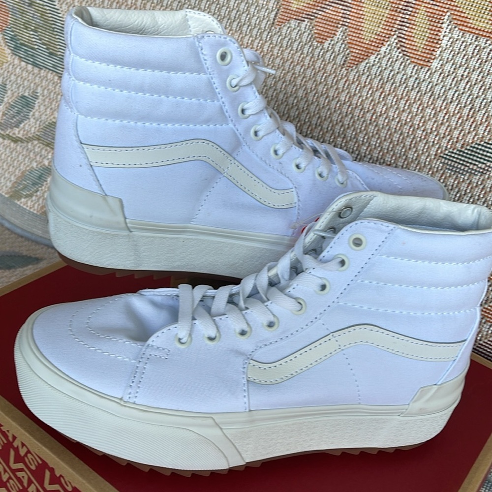 Vans WMNS Sk8-Hi Stacked (Canvas) True White
VN0A4BTWL5R Platforms Sneakers - Picture 14 of 16